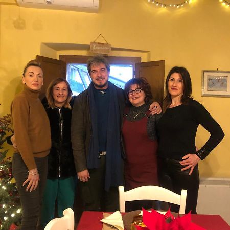 Albergo La Loggia Di San Martino Gualdo Tadino Bagian luar foto