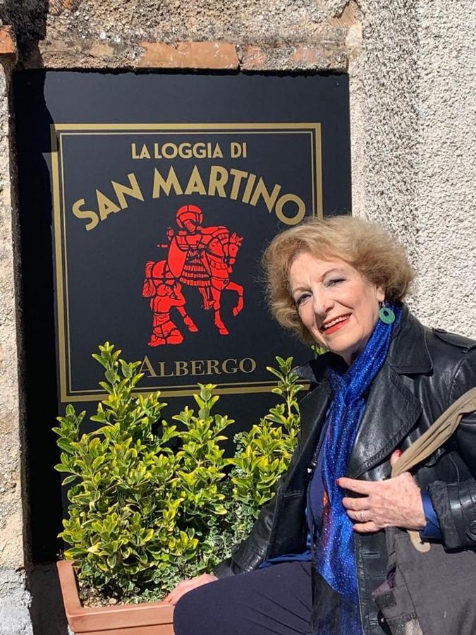 Albergo La Loggia Di San Martino Gualdo Tadino Bagian luar foto